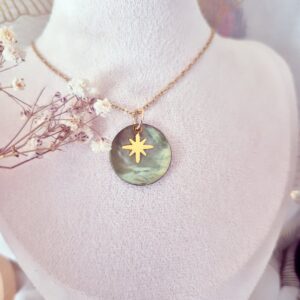 collier Nacre et sa pampille