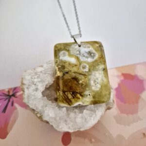 collier pierre naturelle opale verte