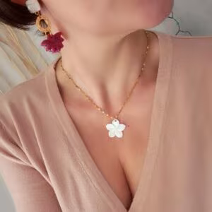Collier fleur de Nacre